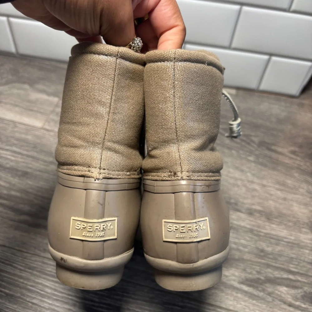 Sperry Top-Sider‎ Women's Saltwater Duck Boots Light Grey Metallic Women's 7.5